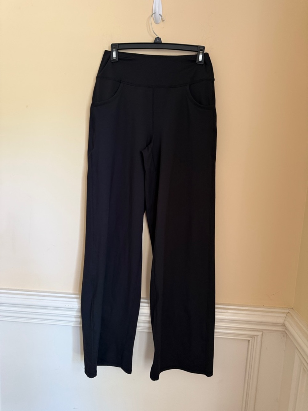 Women's Black Wide-Leg Pull-On Pants with Comfort Waistband Sz Medium - Picture 2 of 4